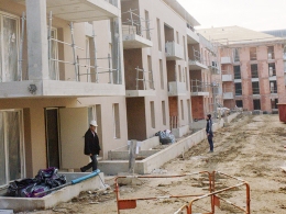 Une nouvelle résidence construite au Mans adopte des conduits d’évacuation de fumées 3CE P Multi+ en collectif et Dualis Condensation pour la partie de logements  individuels.