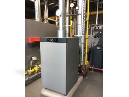 La chaudière gaz à condensation Vitocrossal 100 CL1 de Viessmann affiche un rendement global annuel allant jusqu’à 109 % sur PCI et une plage de puissances de 75 à 318 kW.