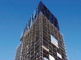 La Tour Elithis Danube, à Strasbourg, est une première mondiale : ce bâtiment à énergie positive, réalisé à coûts standard, offre à ses habitants une facture énergétique quasi nulle.