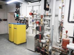 Solaire thermique et Pac au R513A pour les douches d’un Crous