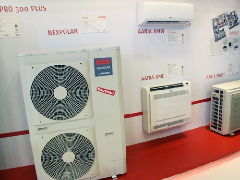 La marque résidentielle de climatisation en détente directe de Carrier dédiée à la distribution s’appelle désormais… Riello.