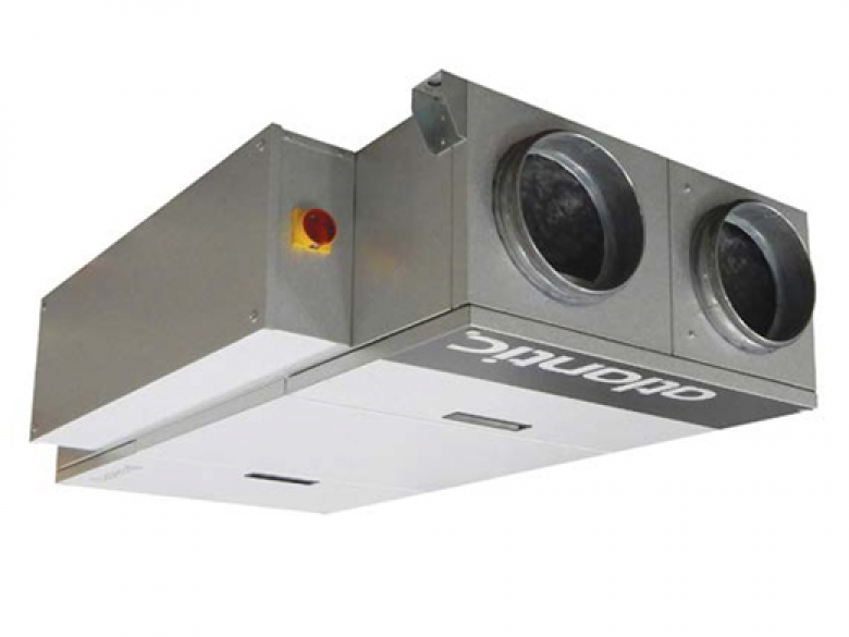 Cette centrale de ventilation double flux extra plate Duotech XP Atlantic s’intègre aisément en faux-plafond grâce à sa faible épaisseur
