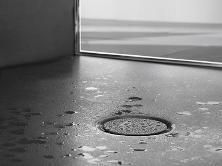 Receveur de douche à forte résistance au glissement