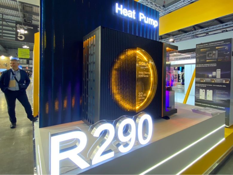 R290